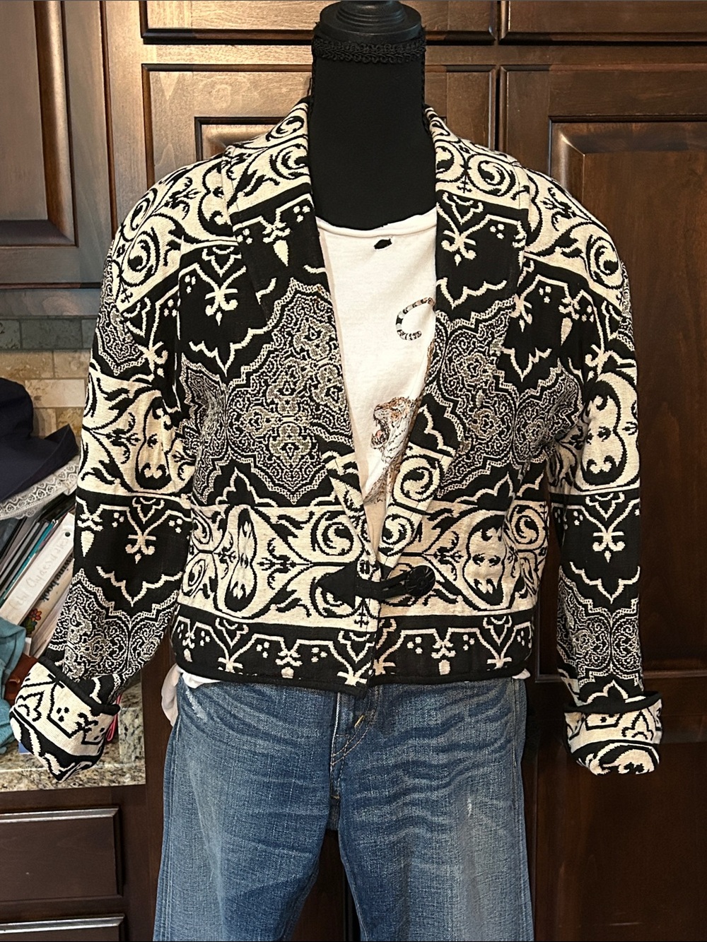 Black & White Patterned Cropped Blazer Jacket - Styled Elegance